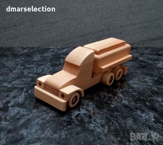 Декоративно дървено камионче - цистерна DMAR 64M, снимка 3 - Колекции - 46084739