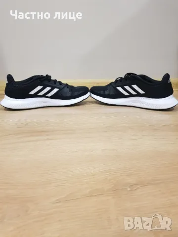 Дамски маратонки Adidas, снимка 3 - Маратонки - 47709504