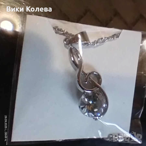 Колие с музикален ключ и кристал, снимка 4 - Колиета, медальони, синджири - 51873398