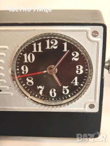 Два Модела на Редки Руски Соц СССР Часовници Будилници Луч, снимка 3 - Антикварни и старинни предмети - 50057150