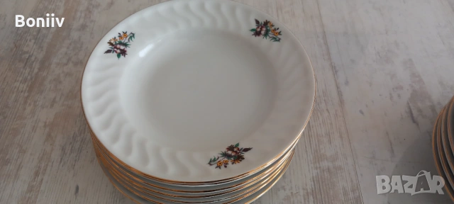 Чинии български порцелан - 14 броя