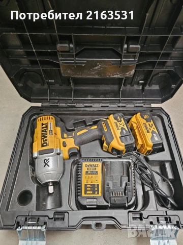 Акумулаторен ударен гайковерт DeWALT DCF899P2, 18 V, 950 Nm, 1/2" с 2 батерии и зарядно , снимка 2 - Други инструменти - 53934002