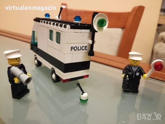 Много стари Конструктори Лего - LEGO Police 611 , 659 , 709 , 6676, снимка 16 - Колекции - 39580444