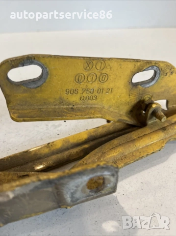 Панта на предния капак преден десен за Mercedes W906 Sprinter (2006-2012) 9067500121 , снимка 2 - Части - 54205255