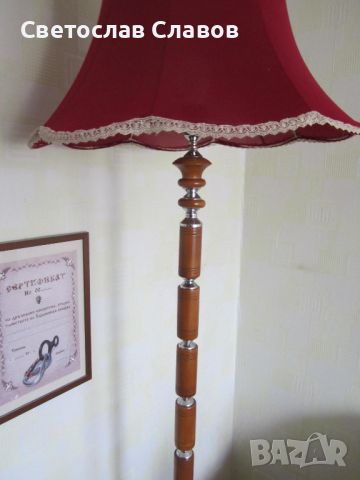 Висок лампион с голяма и красива червена шапка, снимка 2 - Декорация за дома - 45632725