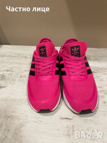 Дамски маратонки Adidas, снимка 2 - Маратонки - 53938435