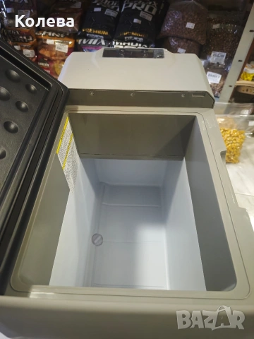 Хладилник фризер Vevor 50л с 1 зона, снимка 4 - Къмпинг мебели - 54037035