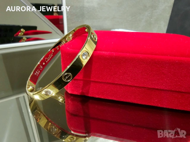 CARTIER Love Gold 4 Diamonds Гривна с Отверка, снимка 3 - Гривни - 53170019