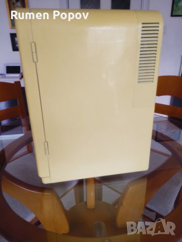 Ретро мини хладилник от Германия  - Жълт, снимка 5 - Хладилници - 45128761