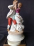 Порцеланова статуетка въртяща,музикална, снимка 10