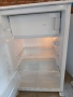 Малък хладилник с горна камера може и за вграждане. , снимка 2