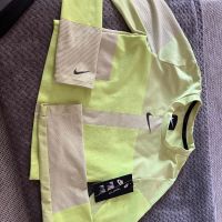 Nike горнище crop top неоново зелено, снимка 5 - Спортни екипи - 45243555