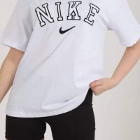Дамска тениска Nike, снимка 3 - Тениски - 45914773