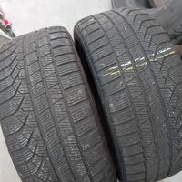 2бр.зимни гуми Pirelli 245 40 19 dot4022 цената е за брой!, снимка 1 - Гуми и джанти - 45875719