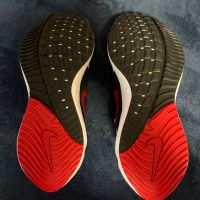 Nike Air Zoom Vomero 15 , снимка 5 - Спортни обувки - 45338148