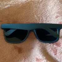 Слънчеви очила със синя рамка, снимка 8 - Слънчеви и диоптрични очила - 45683001