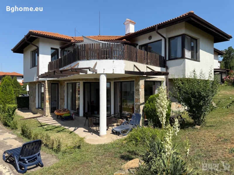 Просторна двуетажна къща в Бей Вю /Bay view villas, Кошарица, снимка 1