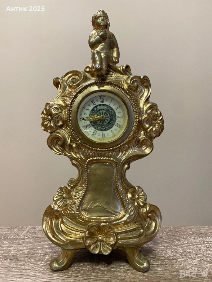 Винтидж часовник с фигура на путти (амур), механичен, работещ, бронз/месинг, снимка 1