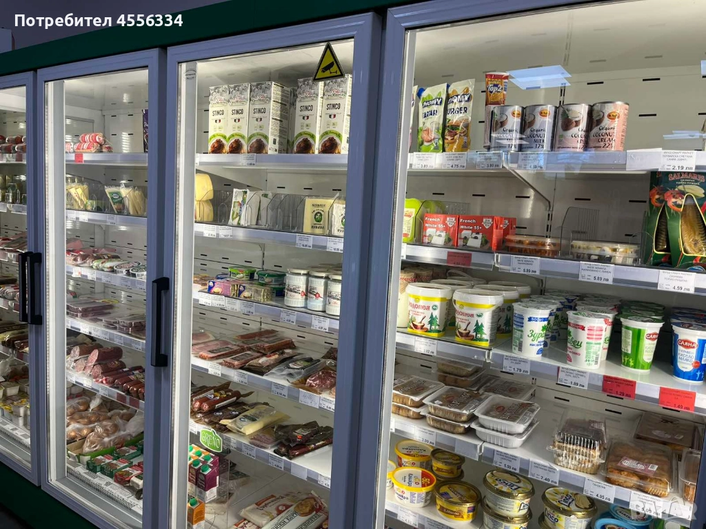 Две щандови хладилни витрини и една вертикална крайстенна, снимка 1