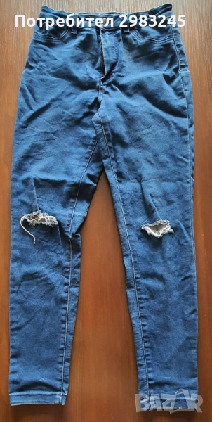 Дамски тъмносини дънки със скъсано коляно , снимка 1