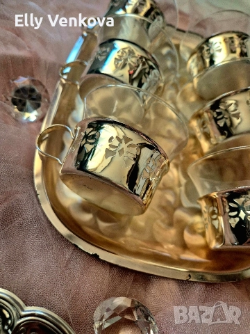 Посребрен поднос с шест стъклени чаши с посребрени подстакани, снимка 2 - Сервизи - 52888191