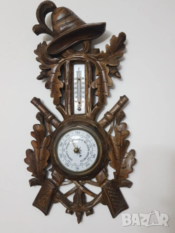Стар резбован барометър и термометър от около 1890година