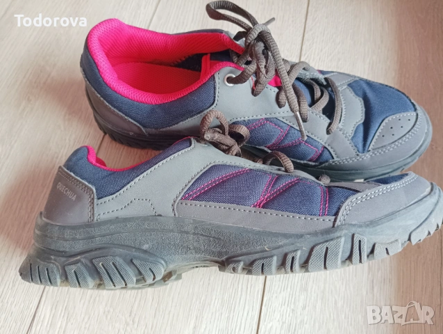 Дамски туристически обувки за преходи nh100, снимка 2 - Други - 53924806
