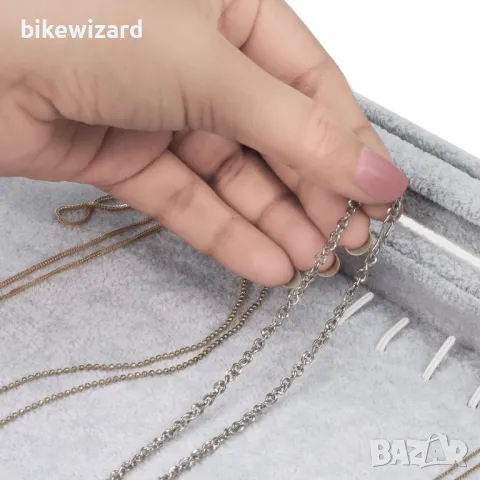 BELLE VOUS Сива кадифена поставка за бижута 20 кукички стъклен капак НОВО, снимка 3 - Други - 49858419