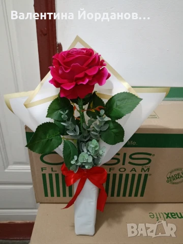 букети с изкуствена роза кадифена , снимка 4 - Декорация за дома - 50920644