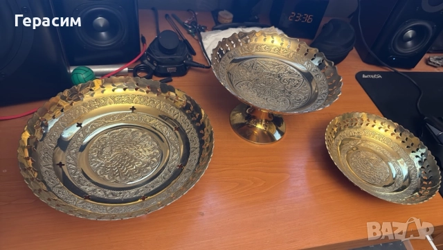 Бронзови чинии и фруктиера , бронзови свещници , купичка и пепелник, снимка 5 - Антикварни и старинни предмети - 51948262