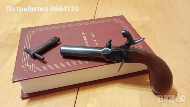 Копие на ,,Деринджър" Лиеж- Белгия,Кал.44.Към него са тайник- книга и ключ с двойно предназначение. , снимка 4 - Бойно оръжие - 53141877