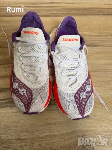 Оригинални маратонки Saucony Endorphin Pro 4! 38,5 н, снимка 4 - Маратонки - 48948272