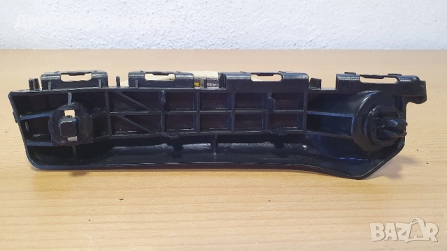 Оригинален ляв държач (скоба) за предна броня за Toyota Yaris / Тойота Ярис (2011-2017), снимка 3 - Части - 52532241