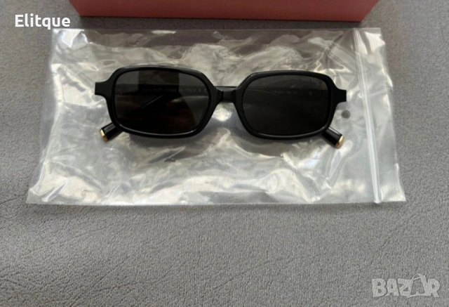 висококачествени очила с черен обикновен калъф и ув защита miu miu , снимка 2 - Слънчеви и диоптрични очила - 53461382