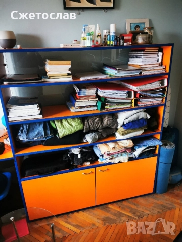 Шкаф с етажерки