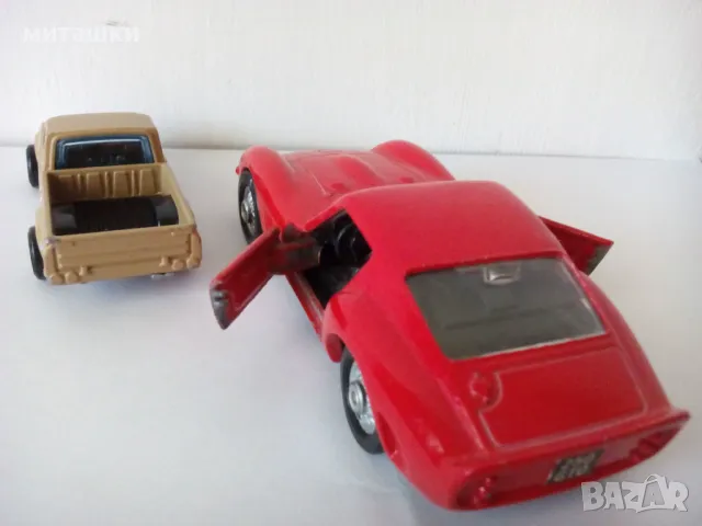 Ферари и Мазда , две метални колички, снимка 2 - Колекции - 50131453