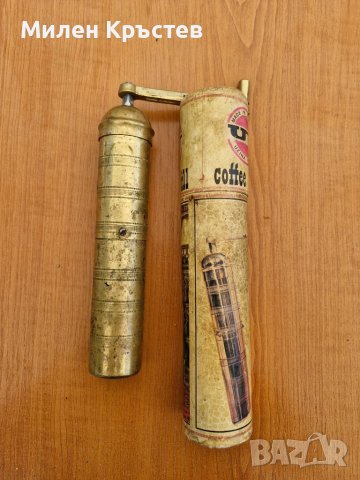 Стара мелничка за чер пипер и кафе от 40те години , снимка 1 - Антикварни и старинни предмети - 46032344
