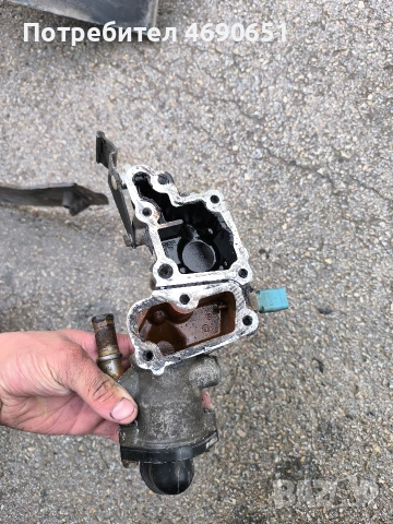 корпус термостат за Ситроен Саксо , снимка 2 - Части - 54067894
