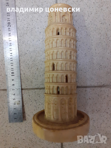 Статуетка наклонената кула в Пиза,фигува от смола