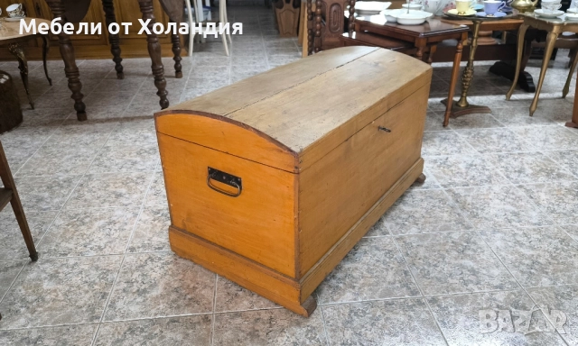 Старинен дървен сандък