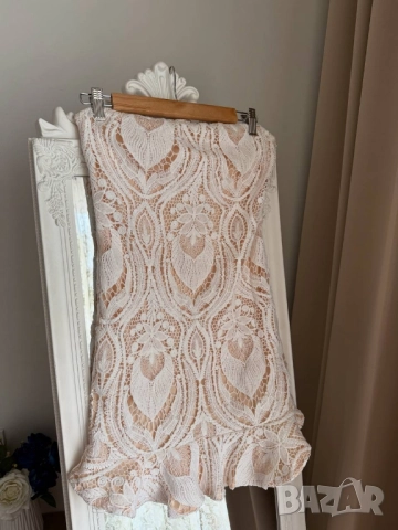 къса дантелена рокля 