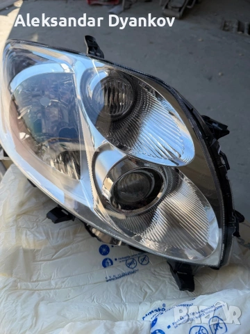 Нов! Десен фар за Toyota Auris 2007-2010г