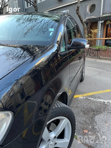 Volkswagen Touran 2008 г. • 1.9 TDI • DSG • 5 места, снимка 3 - Автомобили и джипове - 52891299