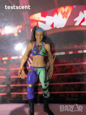 Екшън фигура WWE Bayley Бейли Mattel Basic action figure играчка, снимка 5 - Фигурки - 48736746