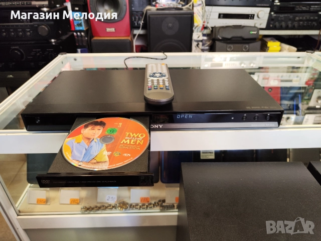 ДВД SONY DVP-NS38 с дистанционно. Чете перфектно аудио дискове, с някои от двд дисковете се затрудня