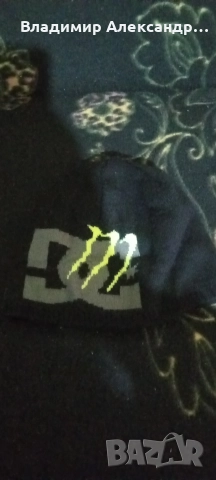 зимна шапка на DC