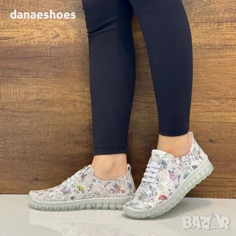 Дамски спортни обувки от естествена кожа с принт на цветя 