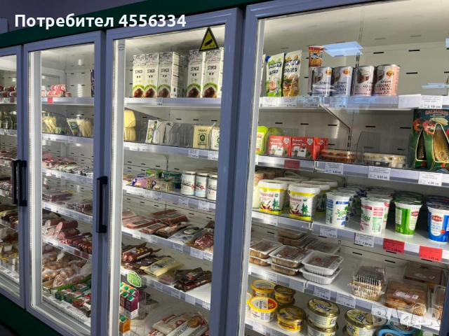 Две щандови хладилни витрини и една вертикална крайстенна