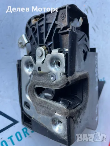 805024778R брава за предна дясна врата от Dacia Duster 2 1.3 TCe двигател H5H480, 4x4, 150 кс., снимка 2 - Части - 50142424