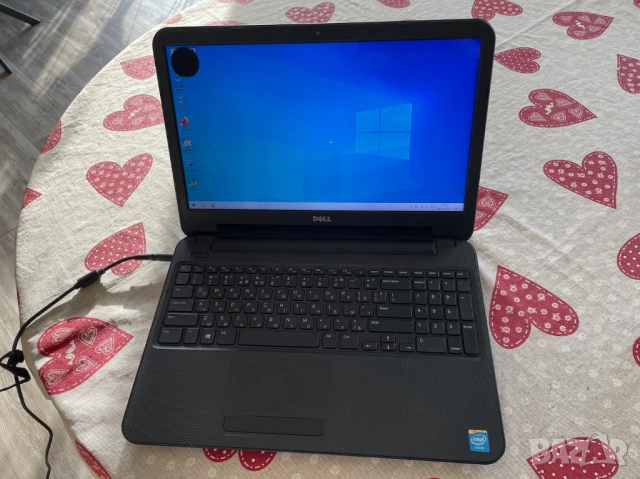 Лаптоп DELL за ремонт или за части + Оригинално зарядно за лаптоп DELL ( адаптер + захранващ кабел )